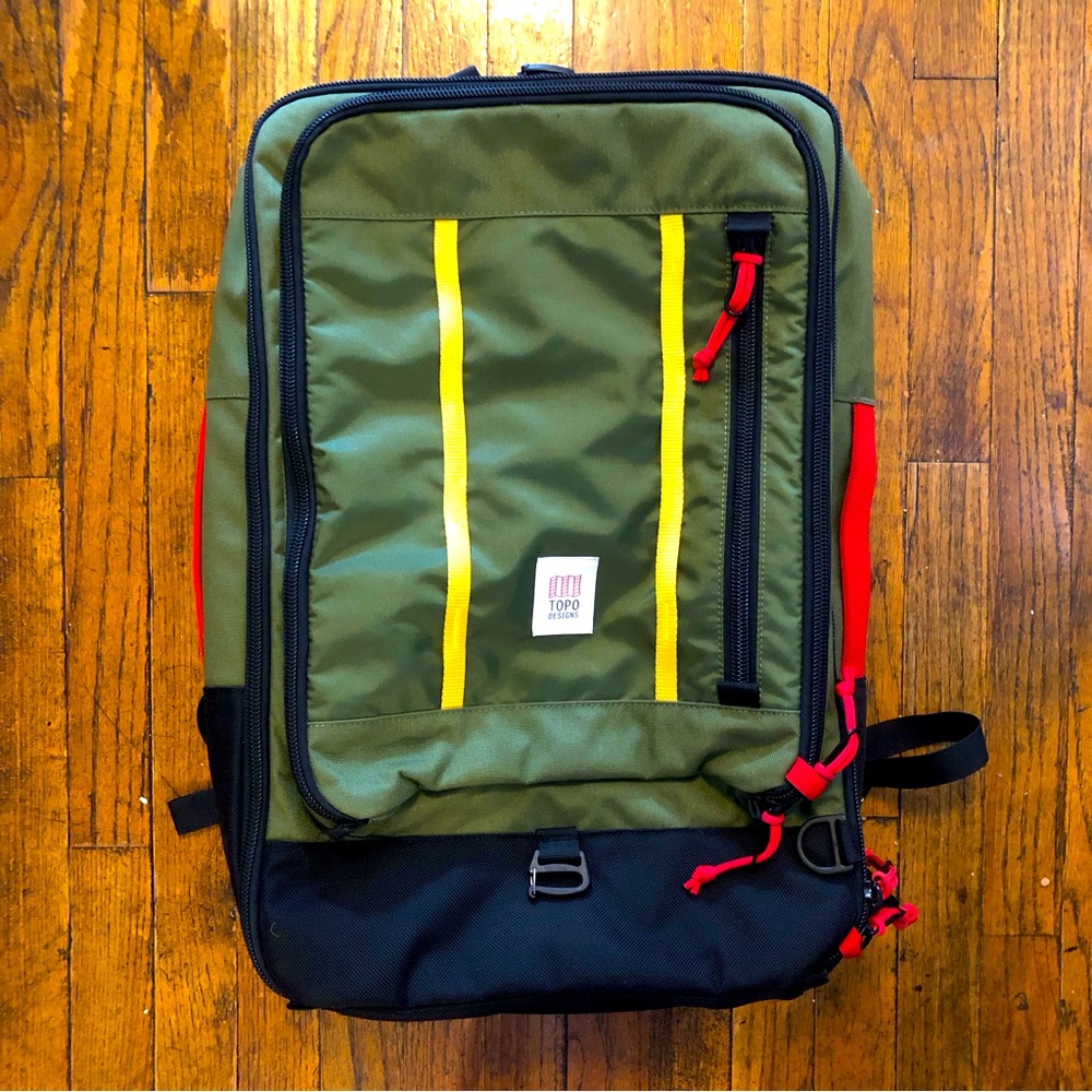 Topo Designs Travel Bag 40L green carry-on backpack
